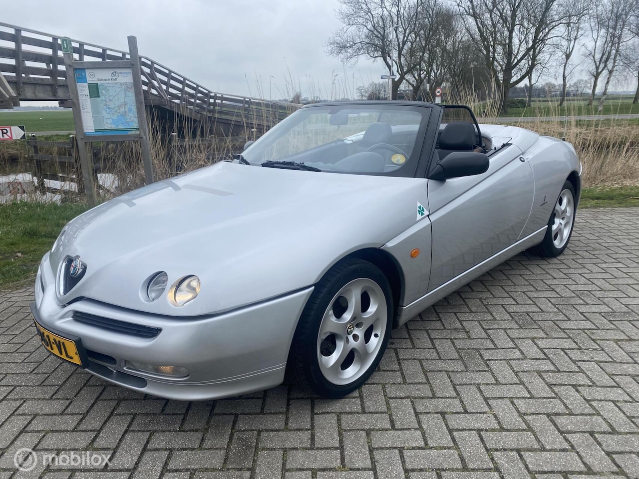 Alfa Romeo Spider - 2.0-16V T.Spark L 2.0-16V T.Spark L - AutoWereld.nl