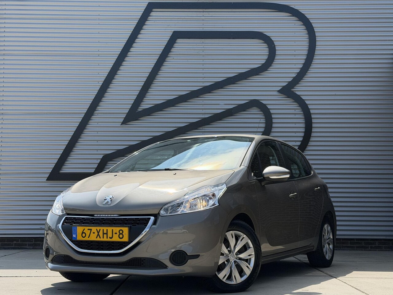 Peugeot 208 - 1.4 VTi Active 1e Eigenaar|Airco|Bluetooth|Trekhaak|Cruise|N.A.P|APK tot 06-2027 - AutoWereld.nl