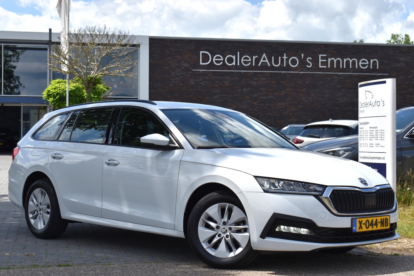 Skoda Octavia Combi - 1.0 e-TSI Ambition VirtualCockpit NAVI ECC - AutoWereld.nl