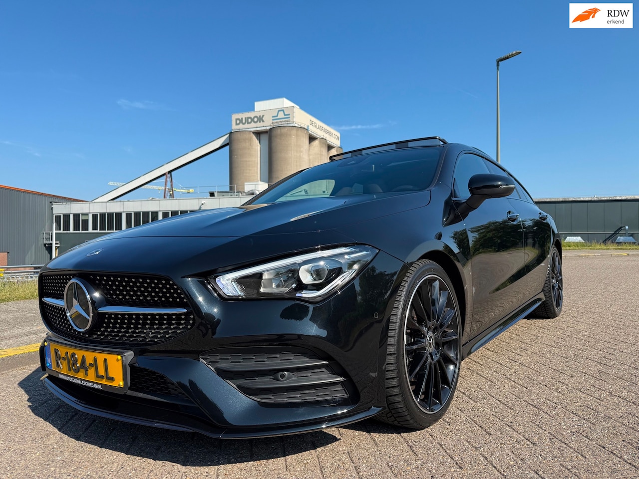 Mercedes-Benz CLA-klasse Shooting Brake - 180 AMG Line_PANORAMADAK_NETTE AUTO - AutoWereld.nl