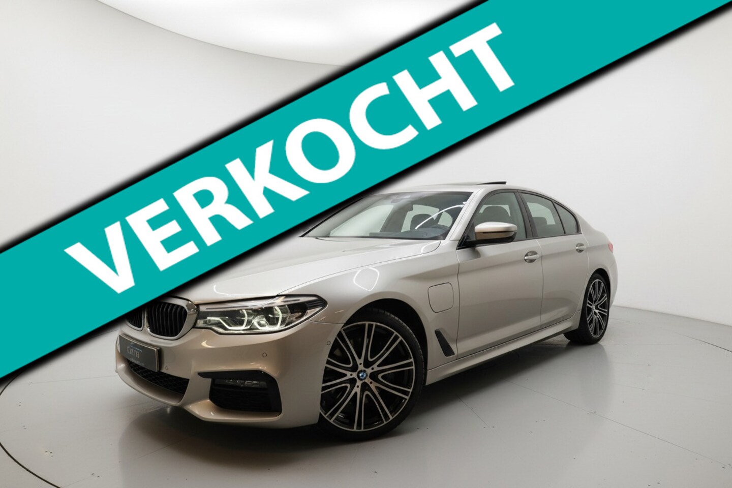 BMW 5-serie - 530e iPerformance High Executive M SPORT 360 HUD - AutoWereld.nl