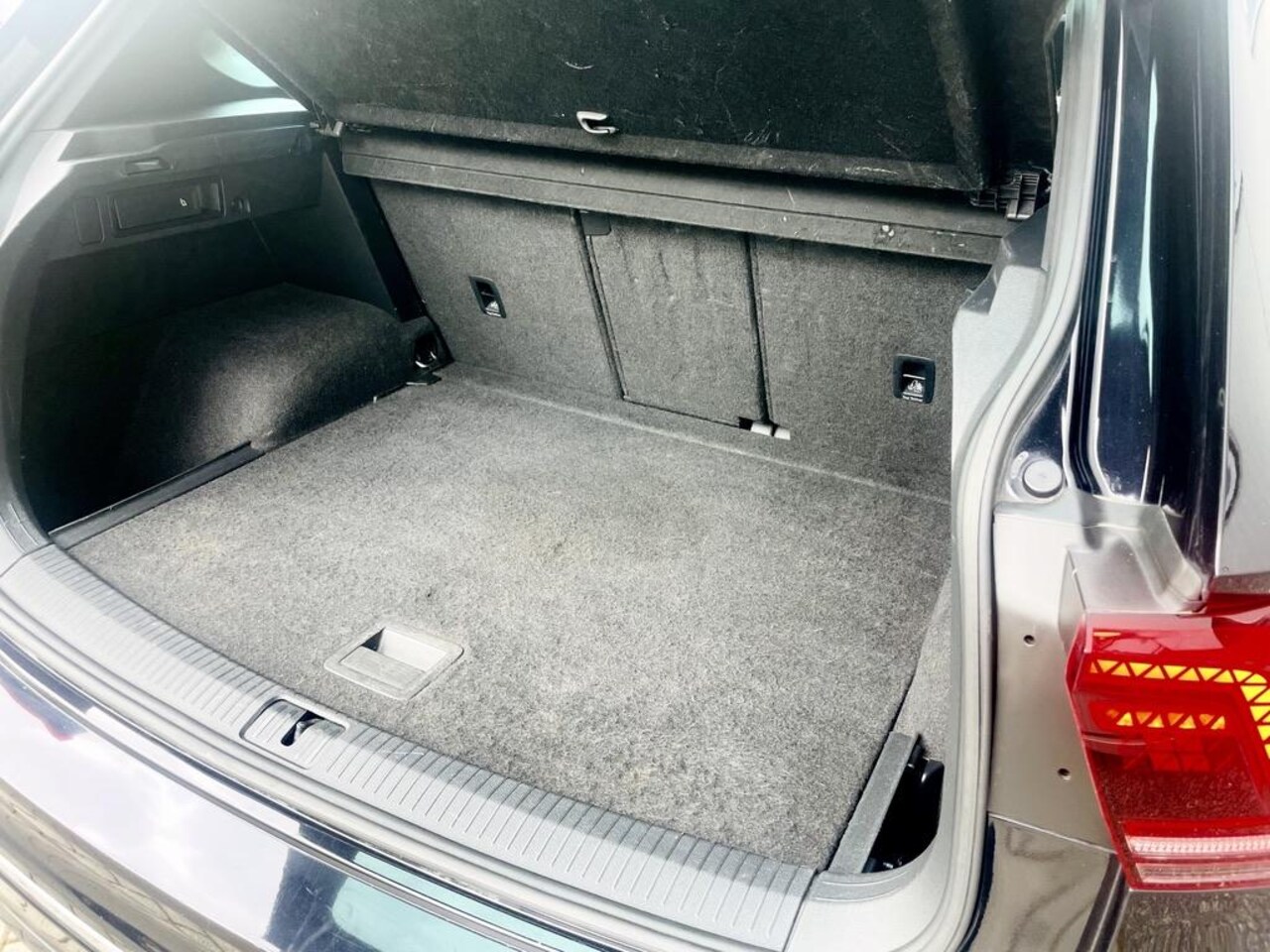 Volkswagen Tiguan - 2.0 TSI 4Motion Highline | 3 x R-line | Pano | Carplay / Android Auto | Dynaudio | HUD | 2