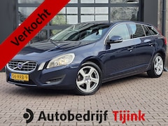 Volvo V60 - 1.6 T3 Momentum | Navi | Trekhaak | All-seasons | PDC | Cruise | Getint glas |