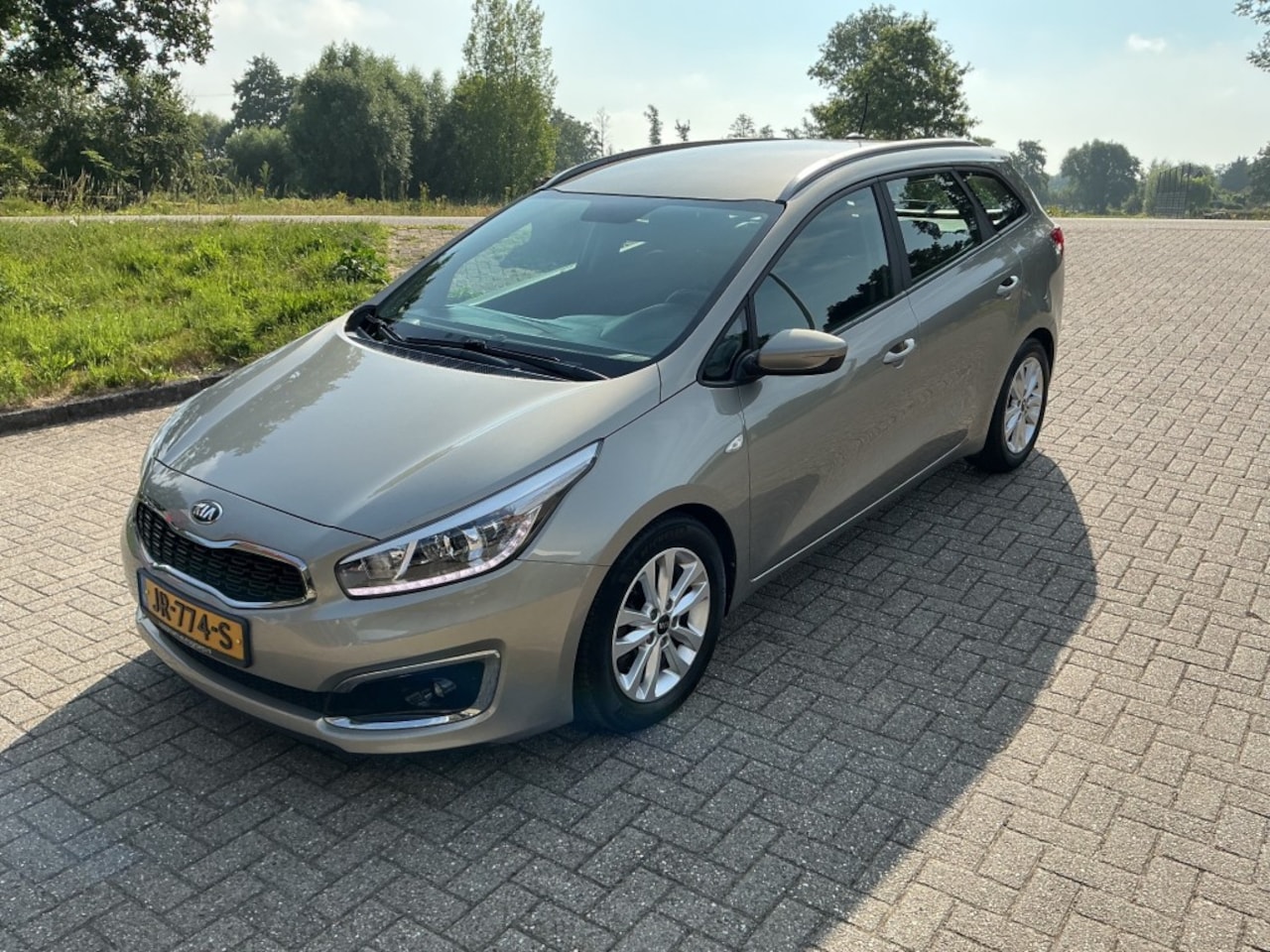 Kia Cee'd - 1.6 GDI First Edition 1.6 GDI FIRST EDITION - AutoWereld.nl