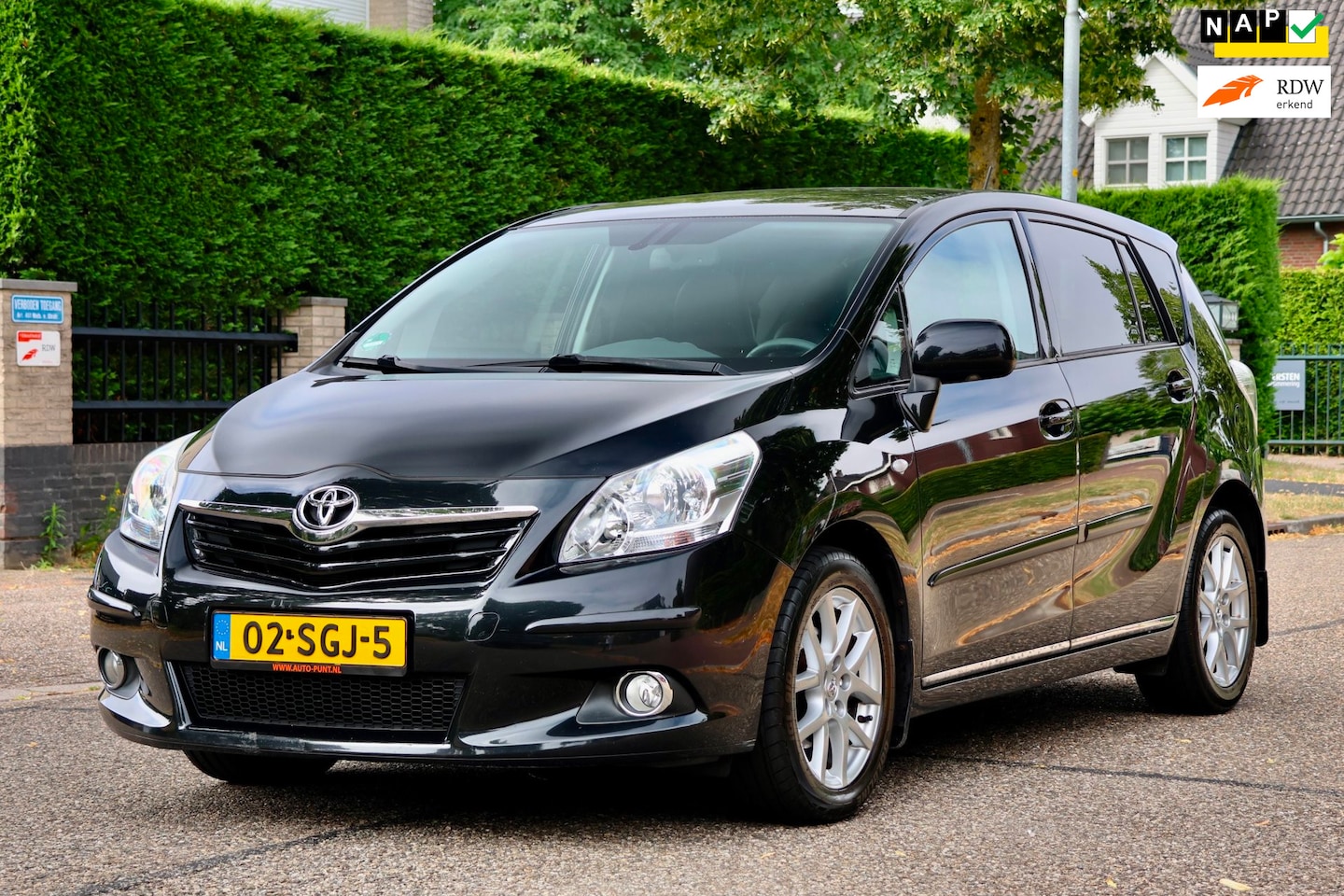 Toyota Verso - 1.8 VVT-i Dynamic Business | AUTOMAAT | PANO | NAVI | CLIMA | CRUISE | LEDER | NAP | MOOIE - AutoWereld.nl