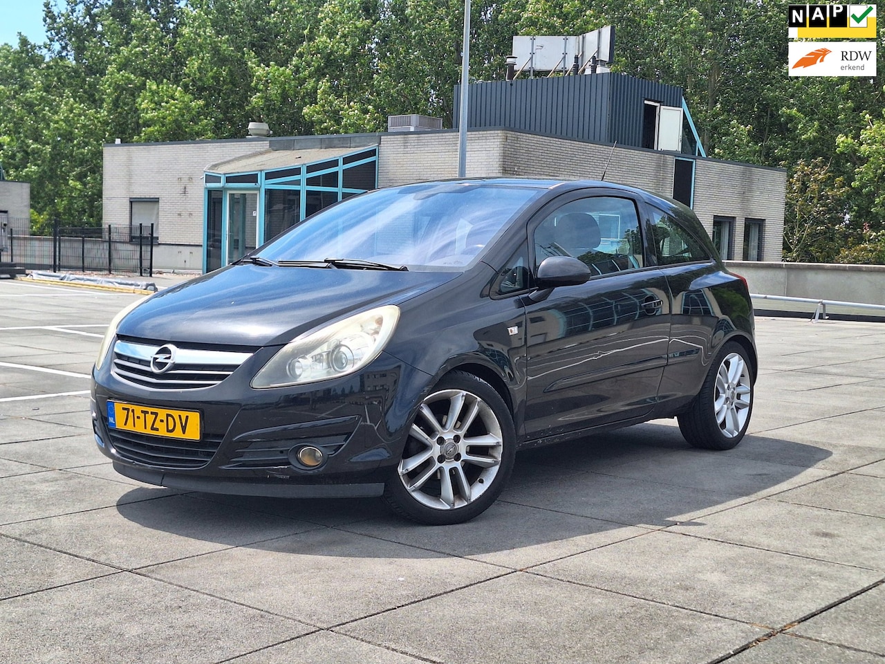 Opel Corsa - €1949,-1.4-16V Sport Apk 03/2027 3drs Airco - AutoWereld.nl