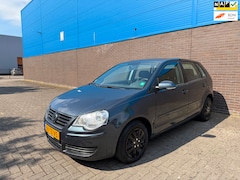 Volkswagen Polo - 1.4-16V Optive | Automaat | 5-Deurs | Airconditioning | Centrale Vergrendeling | Elektrisc