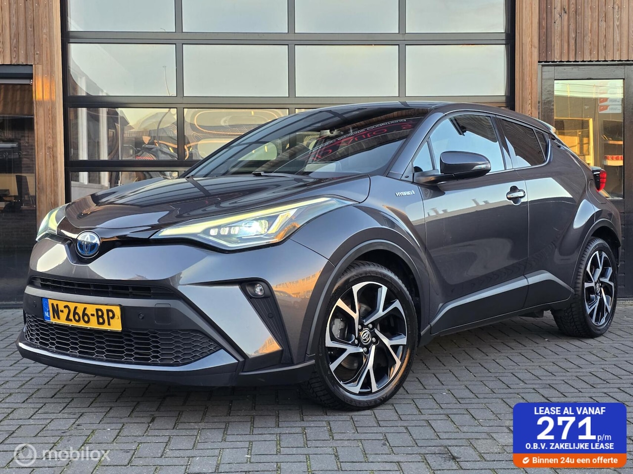 Toyota C-HR - 1.8 HYBRID AUTOMAAT ACC CARPLAY CAMERA STOELVERWARMING - AutoWereld.nl