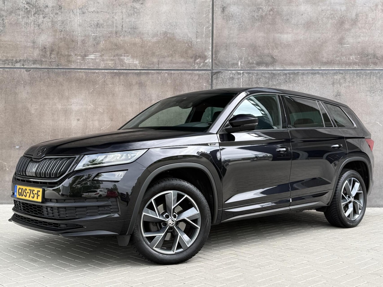 Skoda Kodiaq - 1.4 TSI 4x4 Sportline | 7-persoons | Trekhaak | Navigatie | Memory stoelen | CarPlay | Dea - AutoWereld.nl