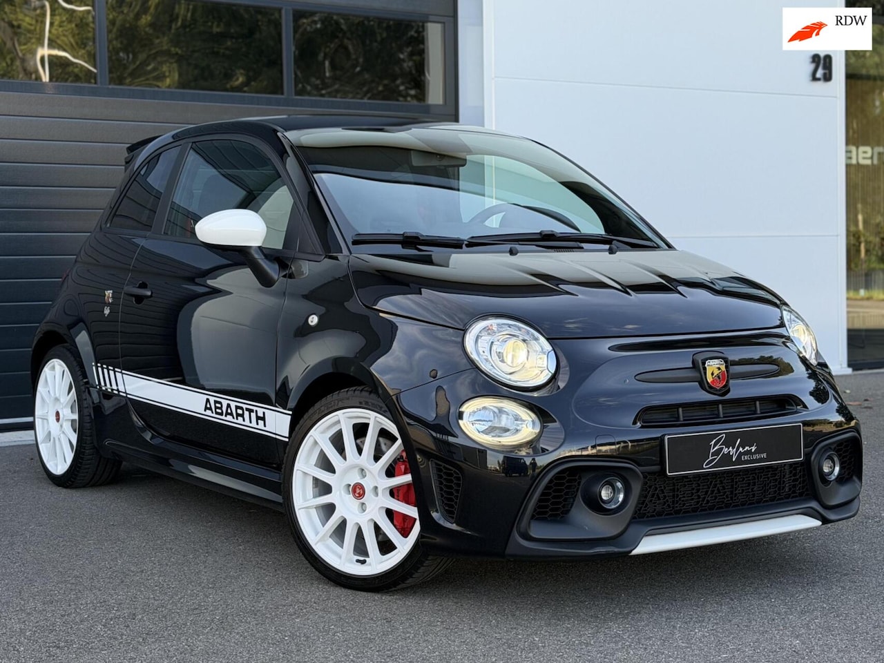 Abarth 695 - 1.4 T-Jet Esseesse UNIEK!|180PK|Sabelt|Akrapovic - AutoWereld.nl