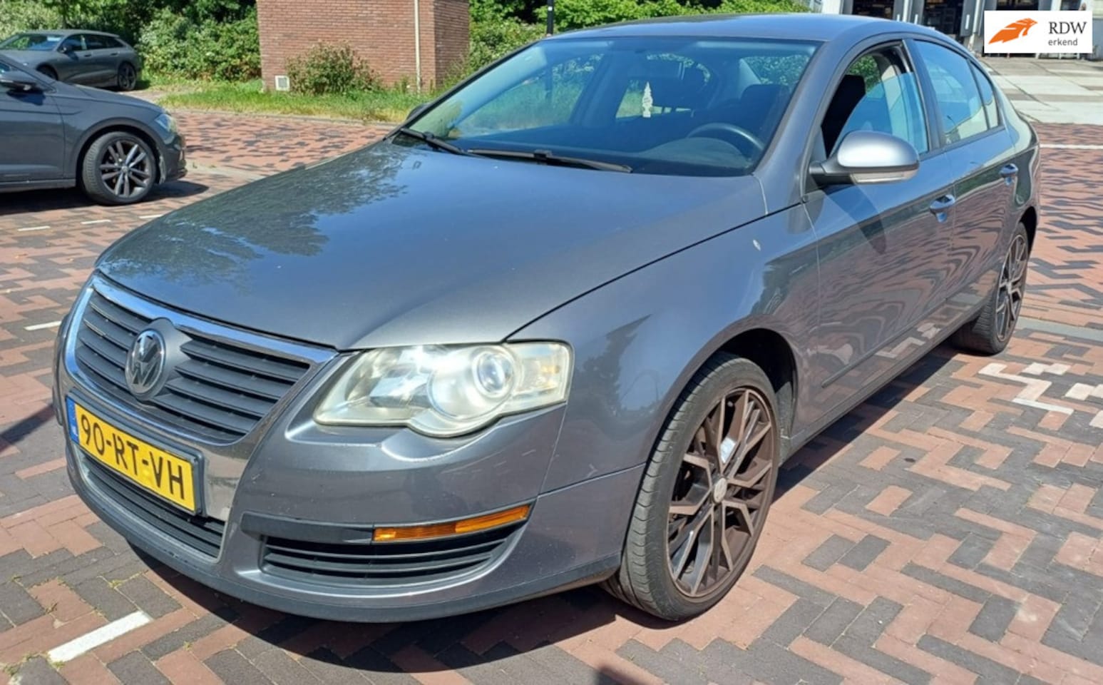 Volkswagen Passat - 1.6 FSI Trendline 1.6 FSI Trendline - AutoWereld.nl