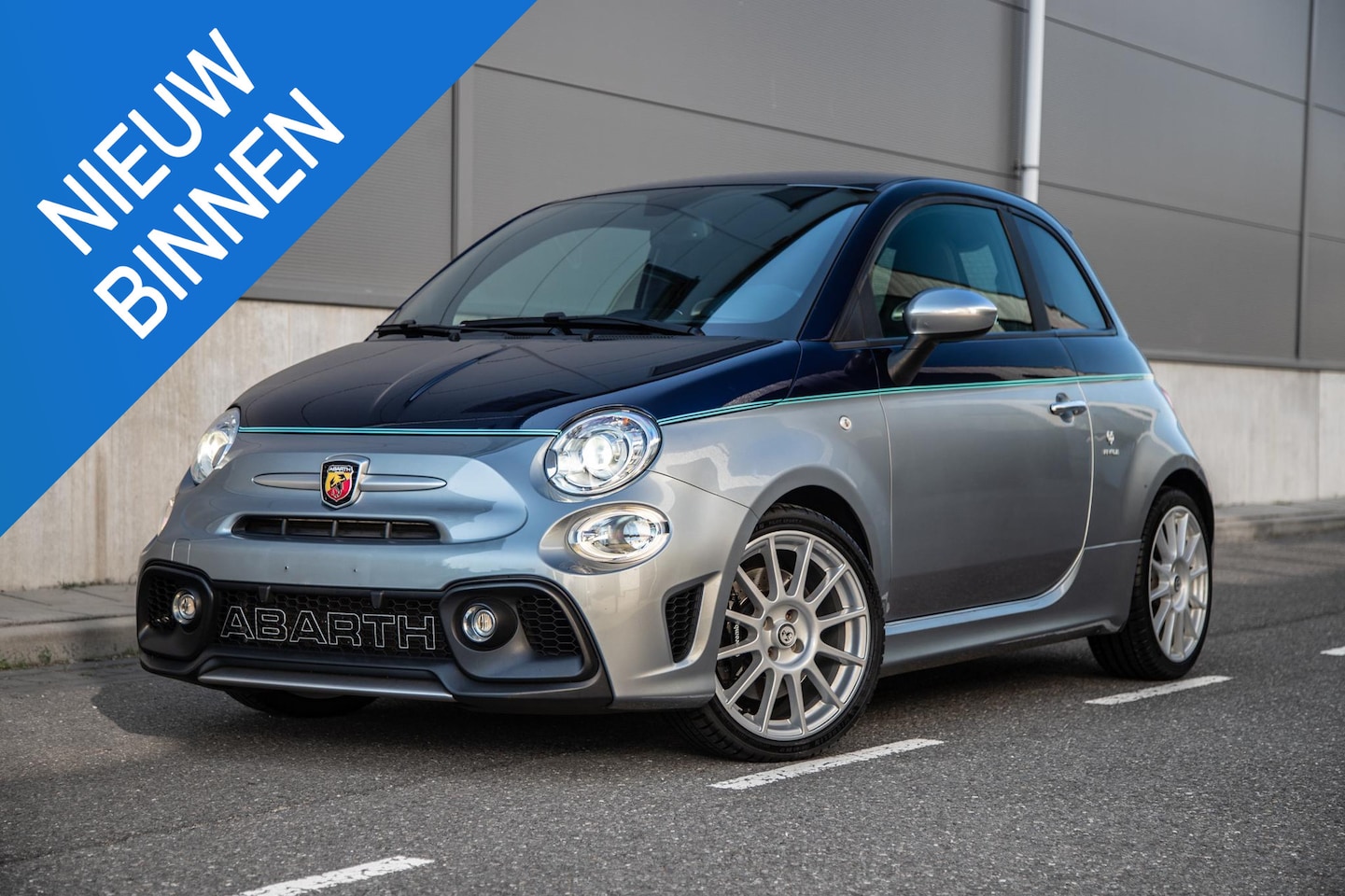 Abarth 695 - 1.4 T-Jet Rivale | Akrapovic | Beats | Nieuwe Distributie - AutoWereld.nl