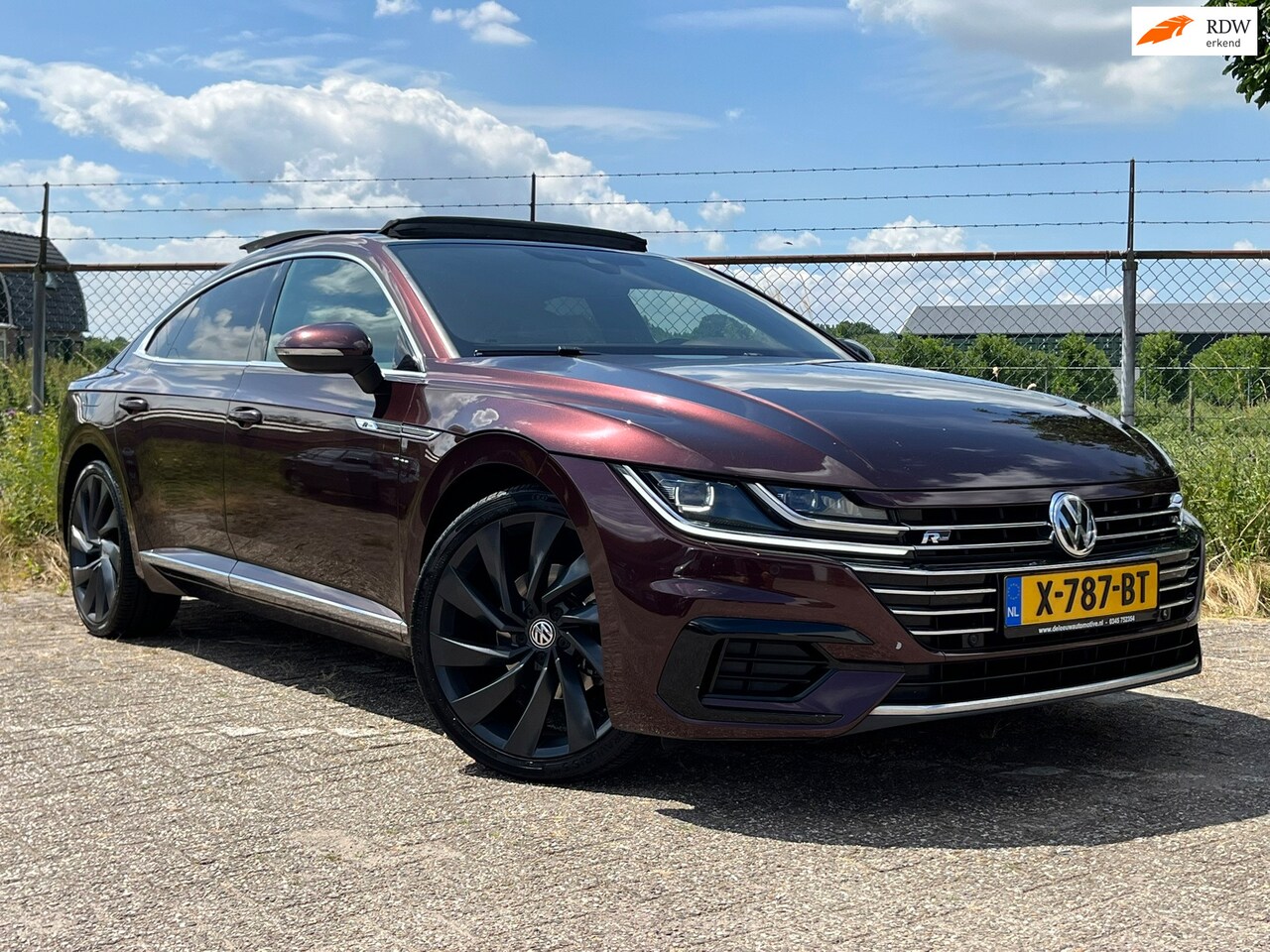 Volkswagen Arteon - 2.0 TSI R-Line Business+ Panoramadak Massage - AutoWereld.nl