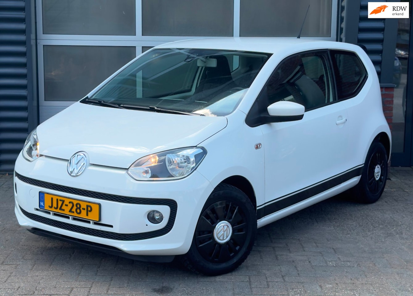 Volkswagen Up! - 1.0 75 PK | Airco | Cruise Control | Stoelverwarming - AutoWereld.nl
