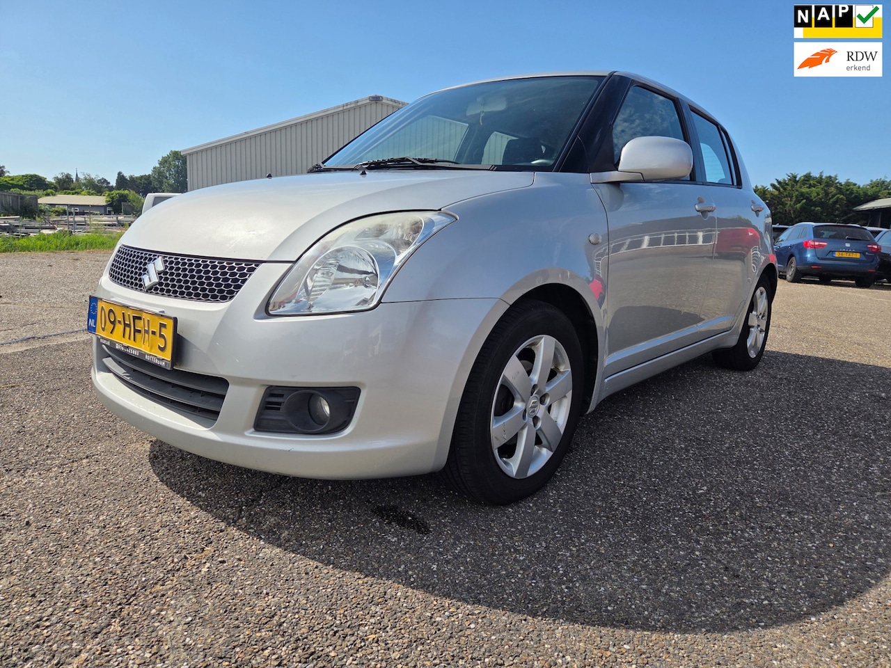Suzuki Swift - 1.3 Shogun/TREKHAAK/NIEUW APK/AIRCO - AutoWereld.nl