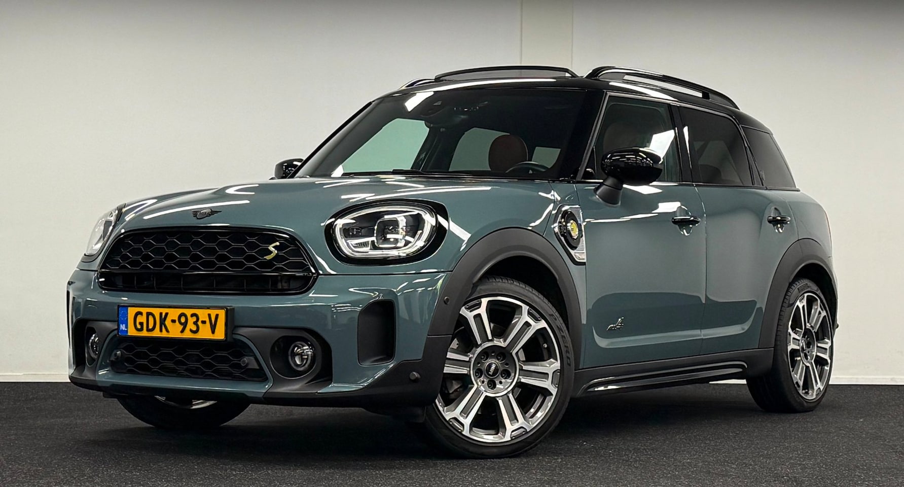 MINI Countryman - 1.5 Cooper S E ALL4 Chili Plug-in Hybride*Panodak*Cognac*Camera*Carplay*Stoelverw - AutoWereld.nl
