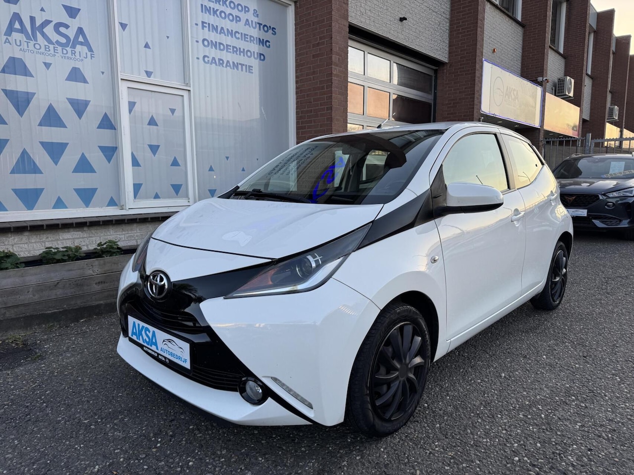 Toyota Aygo - 1.0 VVT-i x-play Camera Airco Bluetooth - AutoWereld.nl