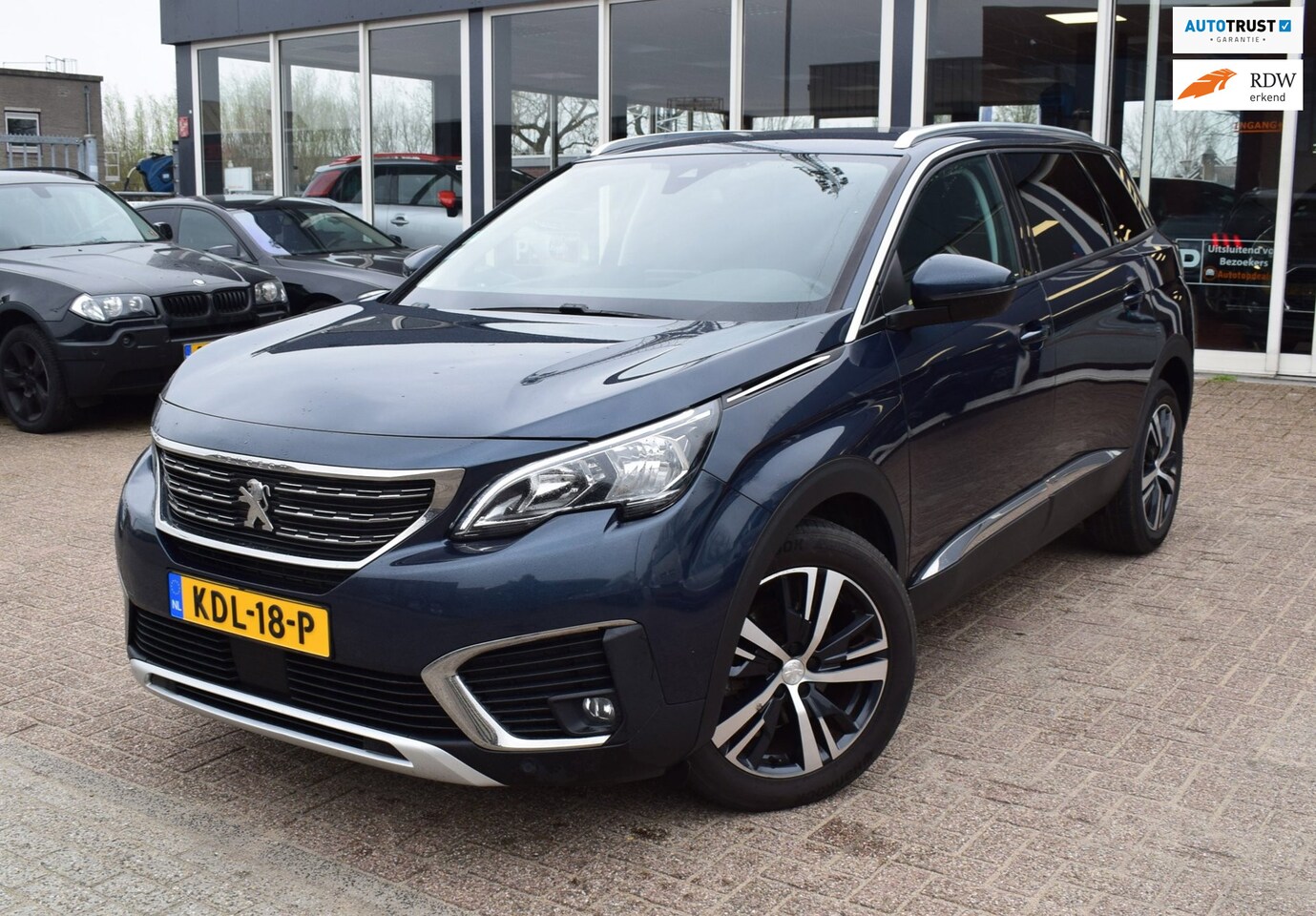 Peugeot 5008 - 1.2 PureTech Blue Lease Executive 7 PERSONEN| CLIMATE CONTROL| PARKEERSENSOREN| CRUISE CON - AutoWereld.nl