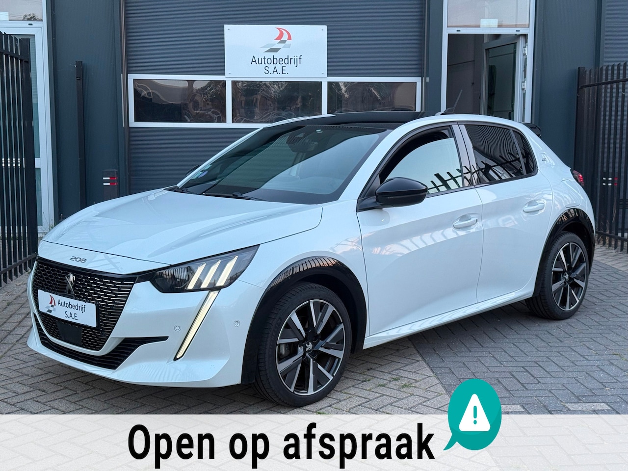 Peugeot 208 - 1.2 PureTech GT-Line CARPLAY COCKPIT CAMERA AUTOMAAT - AutoWereld.nl