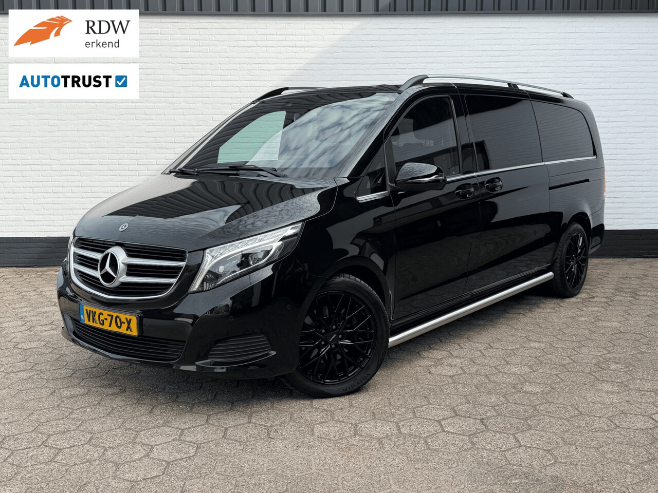 Mercedes-Benz V-klasse - 250d 4-MATIC Lang DC Avantgarde MARGE l LEDER l TREKHAAK! - AutoWereld.nl