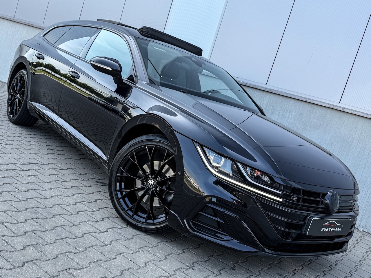 Volkswagen Arteon Shooting Brake - 1.4 TSI eHybrid R-Line Business+ Black style Full Pano - AutoWereld.nl