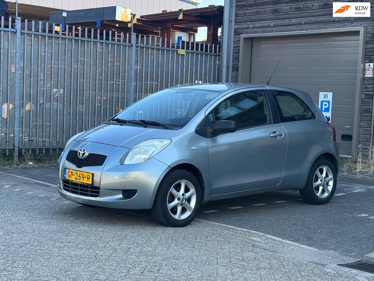 Toyota Yaris - 1.0 VVTi +/2eigenaar - AutoWereld.nl