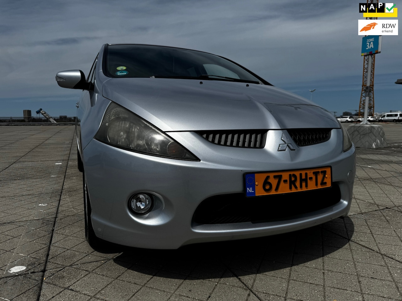 Mitsubishi Grandis - 2.4-16V Intense 6p. CLIMA CRUISE NAP - AutoWereld.nl