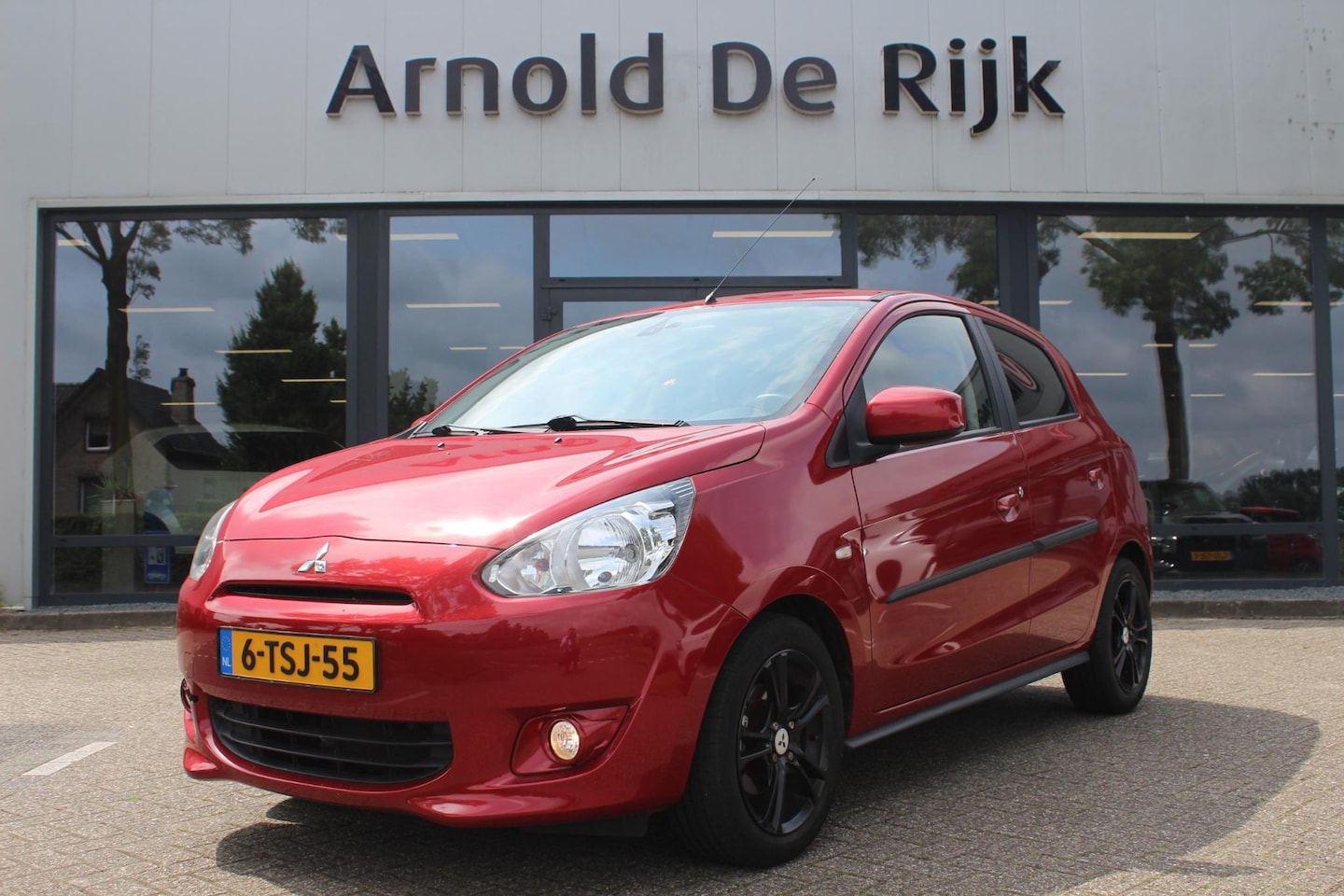 Mitsubishi Space Star - 1.2 Invite AUTOMAAT - AutoWereld.nl