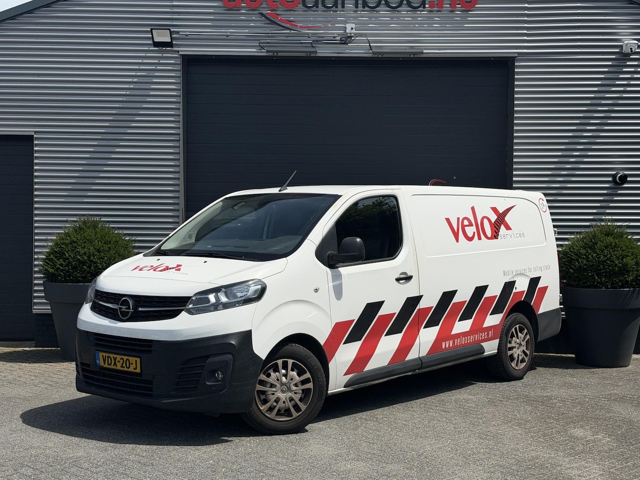 Opel Vivaro - 2.0 CDTI L2H1 Edition Navigatie | Camera | DAB | Lederen Bekleding | - AutoWereld.nl