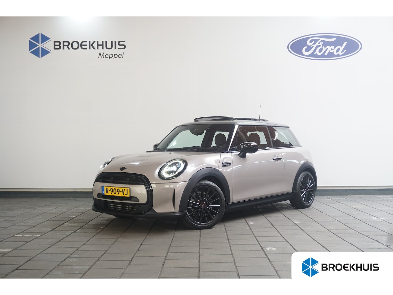MINI 3-Deurs - 1.5 Cooper Camden Edition | Airco (automatisch) | Apple Carplay/Android Auto|telefooninteg - AutoWereld.nl