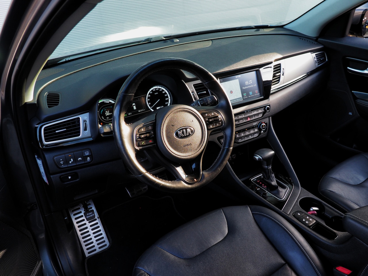 Kia Niro - 1.6 GDi Hybrid ExecutiveLine LUXE! LEDER! TREKH.
