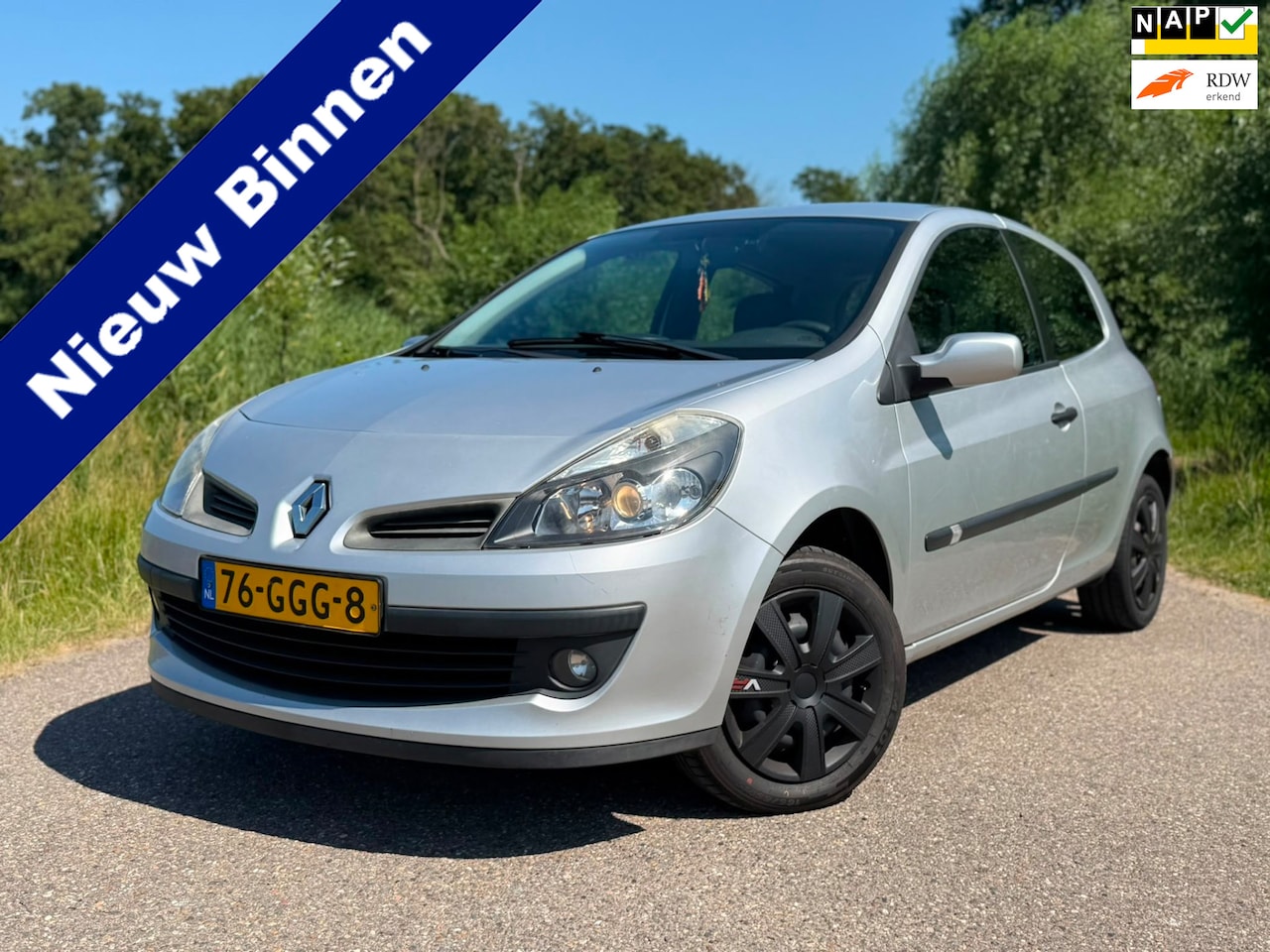 Renault Clio - 1.2-16V Special Line / NL en 3-deurs / Airco / Radio - CD / Elektrische Ramen Voor /NAP - AutoWereld.nl