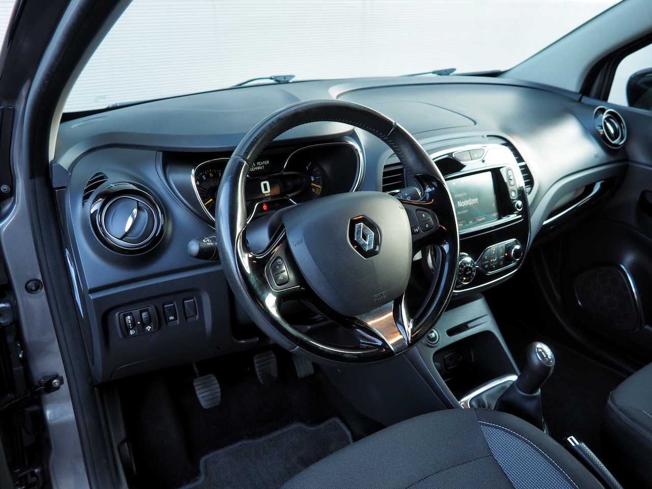 Renault Captur - 0.9 TCe Dynamique CLIMA CRUISE NAVI PDC TREKH.