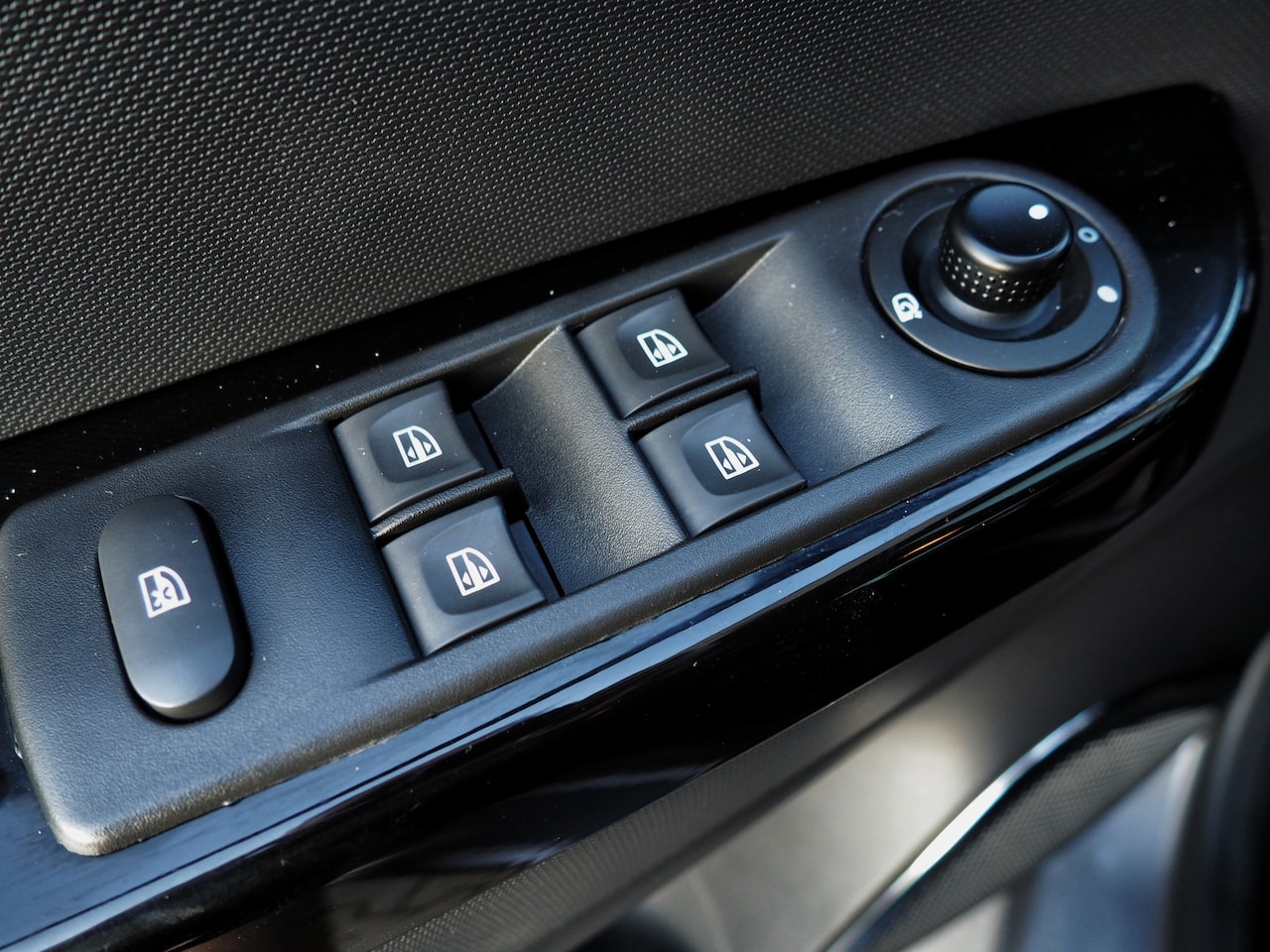 Renault Captur - 0.9 TCe Dynamique CLIMA CRUISE NAVI PDC TREKH.