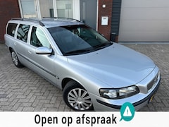 Volvo V70 - 2.4 / Leder / Airco / MF Stuur