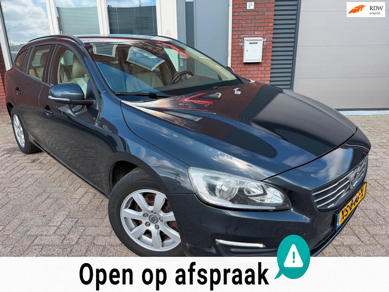 Volvo V60 - 1.6 D2 / Navi / Leder / PDC / Clima / Cruise - AutoWereld.nl
