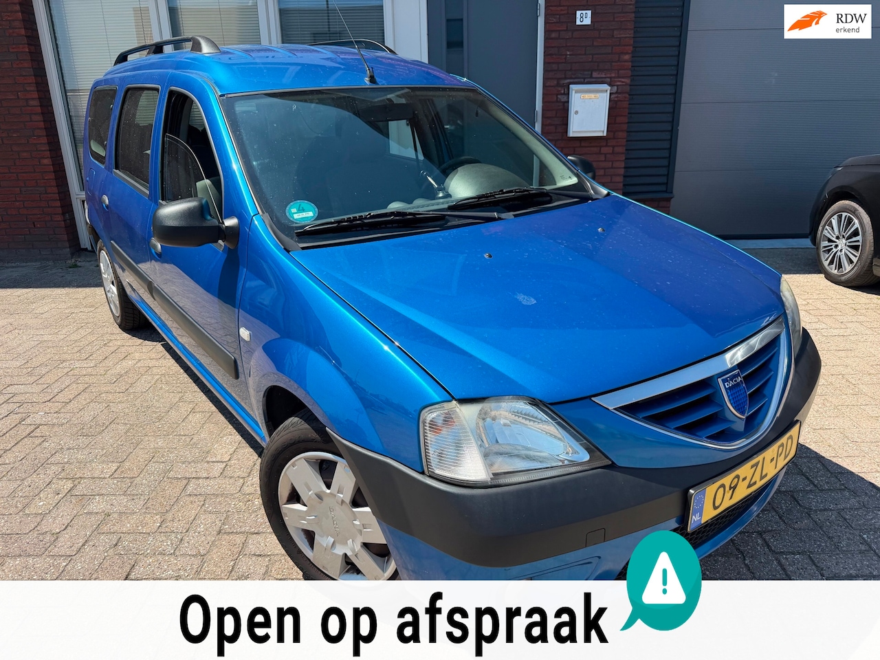 Dacia Logan MCV - 1.6 Lauréate 7-persoons / Navi / Camera / NAP - AutoWereld.nl