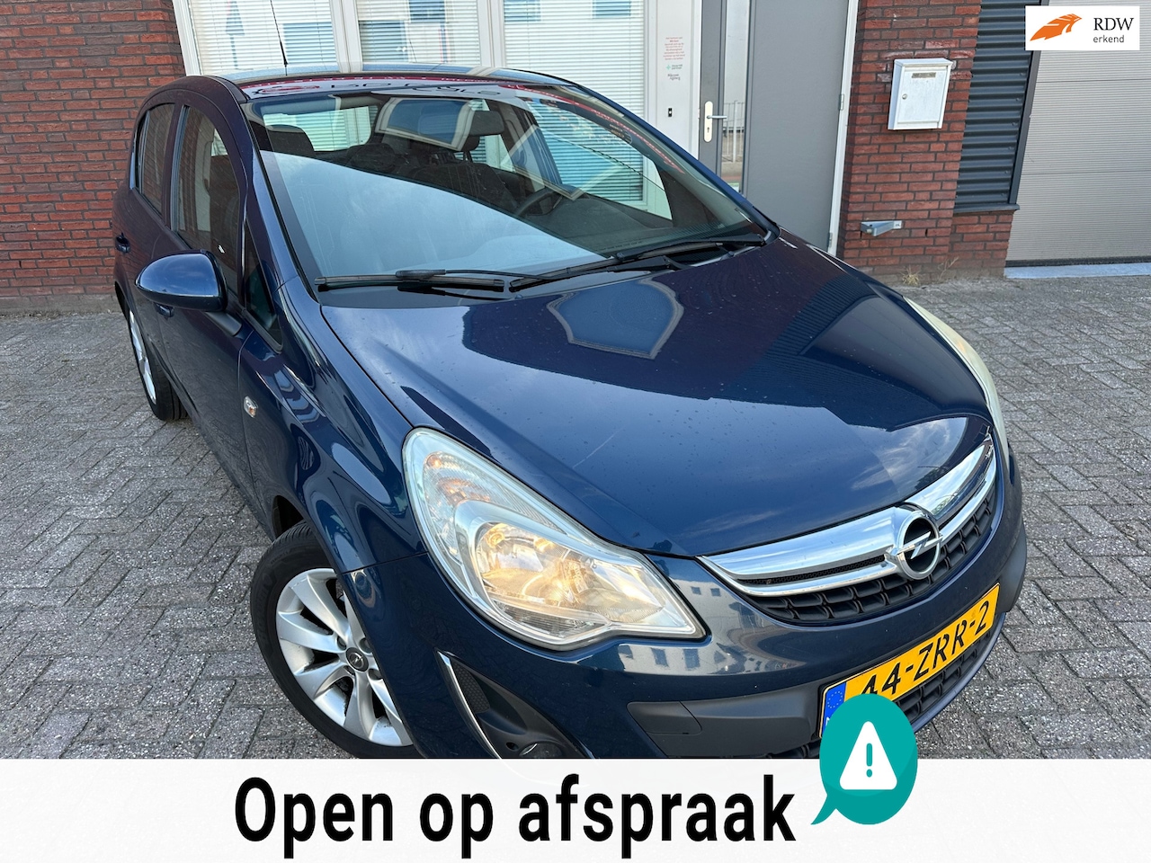 Opel Corsa - 1.4-16V Cosmo / Navi / Leder / Cruise / Airco / NAP - AutoWereld.nl