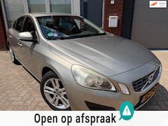 Volvo S60 - 1.6 T3 Kinetic / Leder / Clima / Cruise / LM