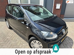 Volkswagen Up! - 1.0 high up / Airco / Navi / Cruise / Stoelverw