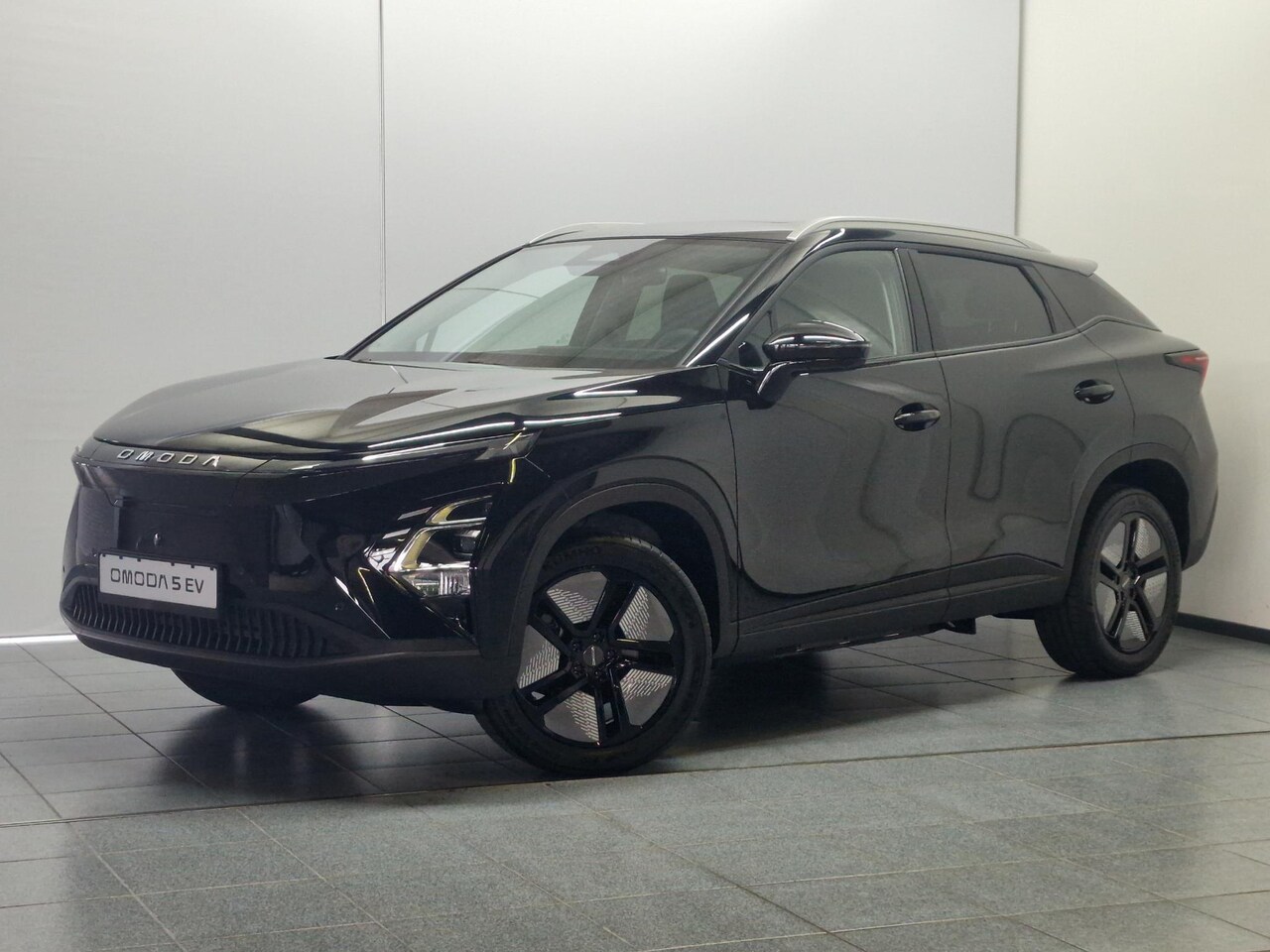 Omoda 5 - EV Premium 61 kWh Elektr. Achterklep / Andr. Auto-Apple carpl. / Stoelverw. / Schuif-Kante - AutoWereld.nl