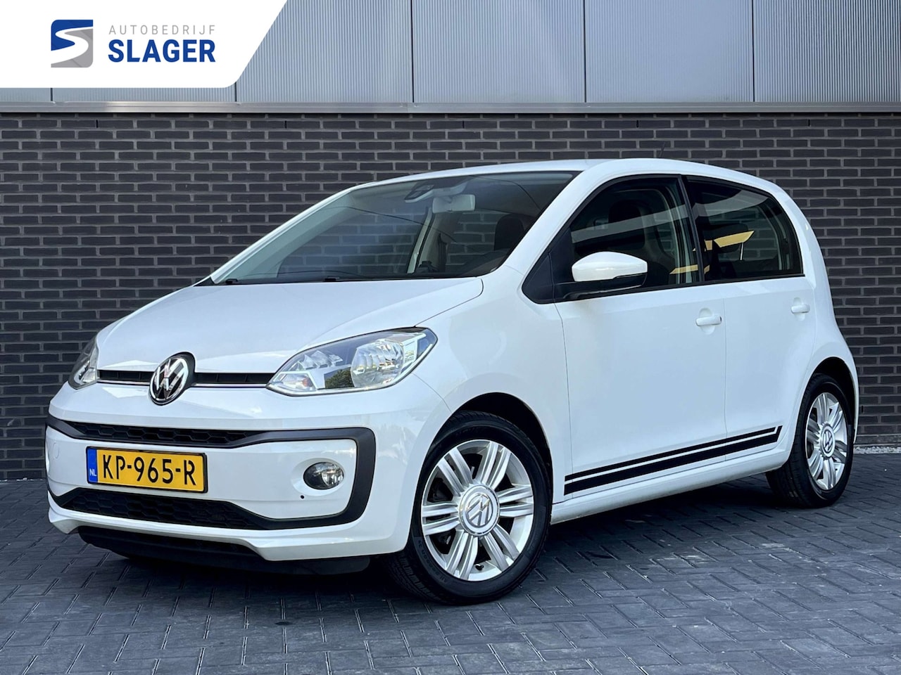 Volkswagen Up! - 1.0 BMT high up! 5-drs | Facelift | Cruise | PDC - AutoWereld.nl