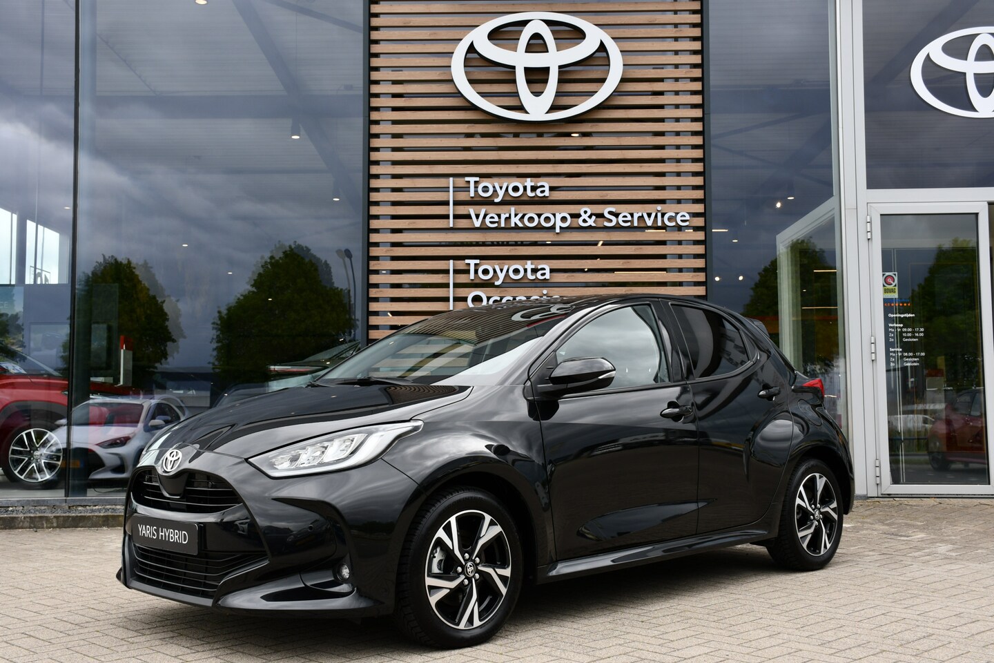 Toyota Yaris - 1.5 Hybrid 115 First Edition Limited Automaat 116pk | Apple Carplay/Android Auto | 16'' Li - AutoWereld.nl