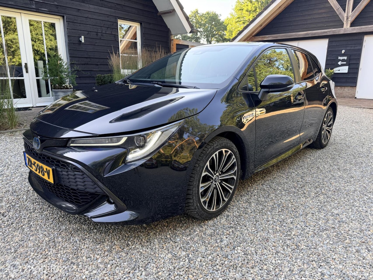 Toyota Corolla - 2.0 Hybrid First Edition 2.0 Hybrid First Edition - AutoWereld.nl