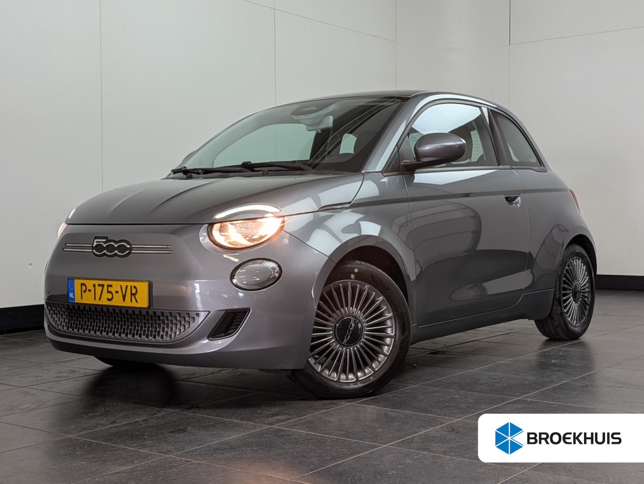 Fiat 500 - Icon 42 kWh | SoH 93,7% | Navigatie | Cruise Control | Digitaal Dashboard | Lichtmetalen V - AutoWereld.nl