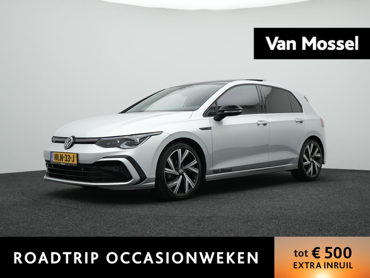 Volkswagen Golf - 1.5 eTSI R-Line Business | Apple Carplay/Android Auto | Panorama dak | Black Style | Sfeer - AutoWereld.nl