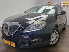 Lancia Delta - 1.4-16V Argento AIRCO NIEUWE BANDEN CRUISE CONTROL