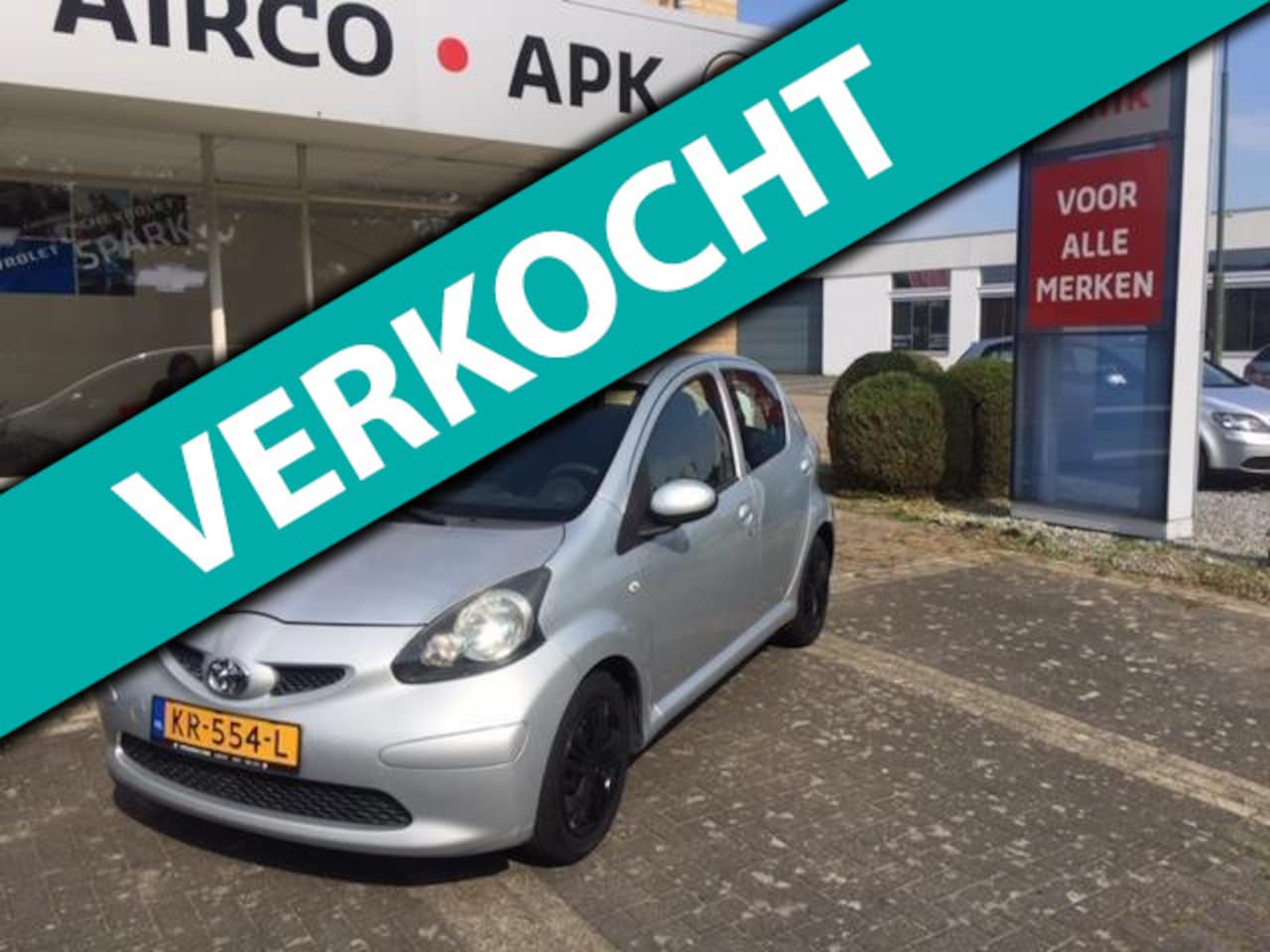 Toyota Aygo - 1.0-12V + 5DRS.AIRCO+rijdbare schade - AutoWereld.nl