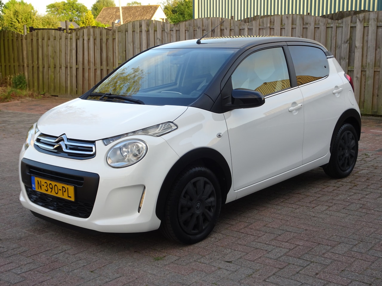 Citroën C1 - 1.0 VTi Millenium Airco, apple carplay, elektrische ramen, centrale vergrendeling, led ver - AutoWereld.nl