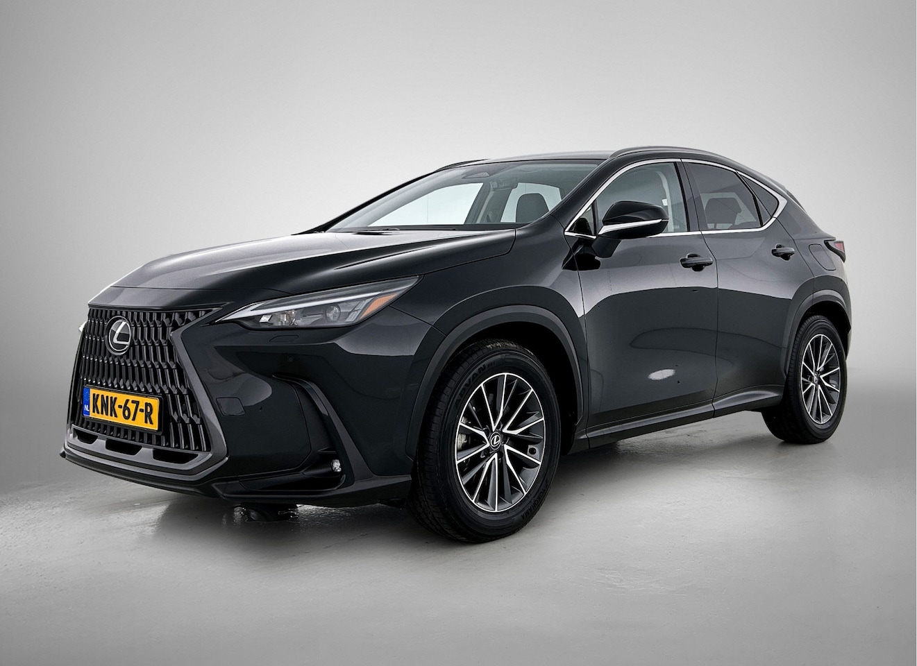 Lexus NX - 450h+ AWD Luxury Line | Trekhaak 1.500 kg | Stoel- en Stuurverwarming | Plug-in Hybrid | - AutoWereld.nl